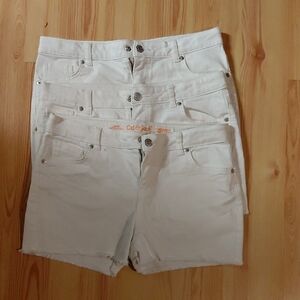 Girls Cat & Jack White Denim Shorts Bundle. Size XL/ 14-16